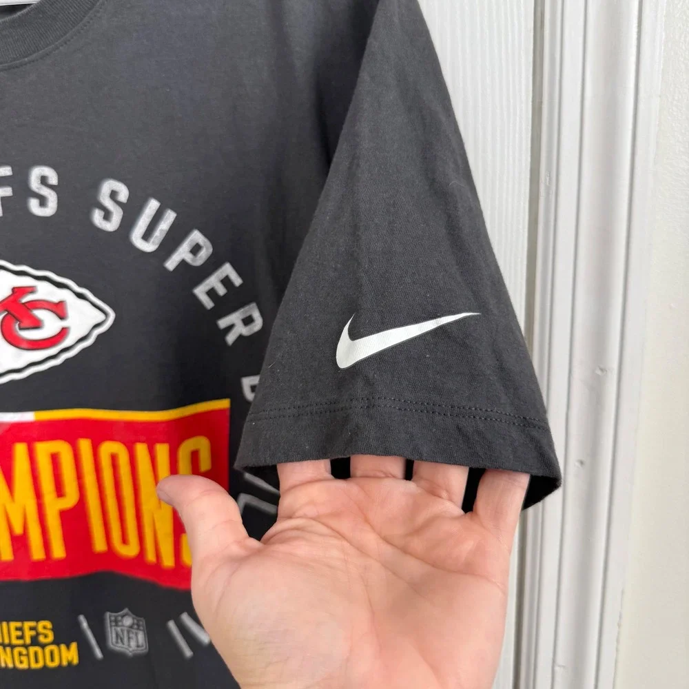 Nike Kansas City Chiefs Super Bowl LVII Champions Tee Mens Large Black NFL‎